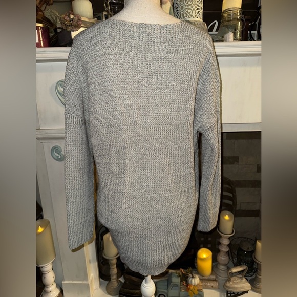 ASTR Women’s Wrap Cross Over Knit Sweater Pullover Gray Sz Large. GUC - Picture 5 of 8